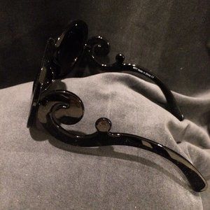 Vintage Look Black Sunglasses